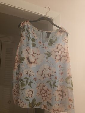 Ann Taylor Tank -  Large